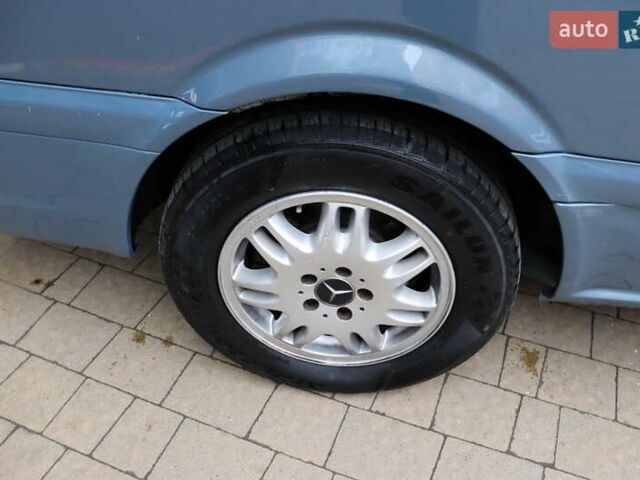 Серый Мерседес Виано, объемом двигателя 2.15 л и пробегом 327 тыс. км за 14900 $, фото 4 на Automoto.ua