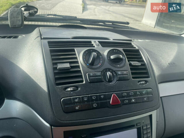 Сірий Мерседес Віано, об'ємом двигуна 2.15 л та пробігом 390 тис. км за 13500 $, фото 17 на Automoto.ua