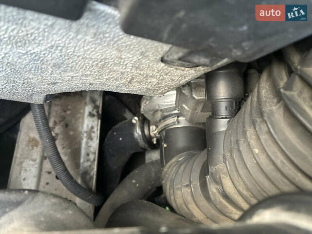 Сірий Мерседес Віано, об'ємом двигуна 2.15 л та пробігом 330 тис. км за 15999 $, фото 9 на Automoto.ua