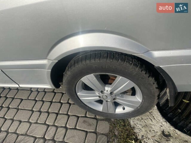 Сірий Мерседес Віано, об'ємом двигуна 2.15 л та пробігом 390 тис. км за 13500 $, фото 9 на Automoto.ua