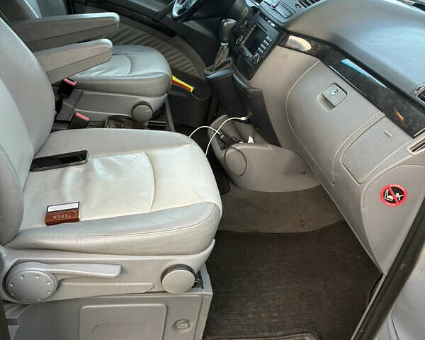 Сірий Мерседес Віано, об'ємом двигуна 2.15 л та пробігом 330 тис. км за 15999 $, фото 4 на Automoto.ua