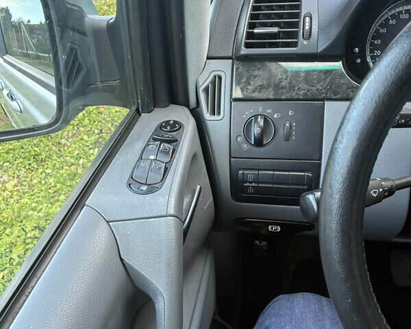 Сірий Мерседес Віано, об'ємом двигуна 2.15 л та пробігом 330 тис. км за 15999 $, фото 3 на Automoto.ua