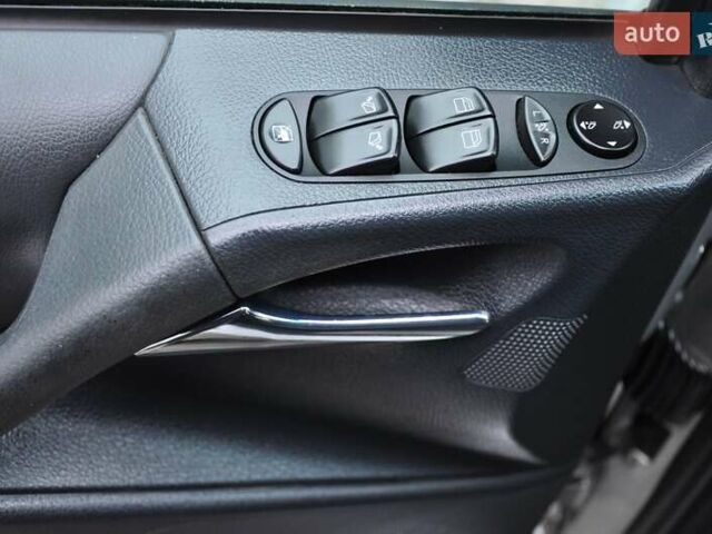 Серый Мерседес Виано, объемом двигателя 2.14 л и пробегом 202 тыс. км за 19900 $, фото 28 на Automoto.ua