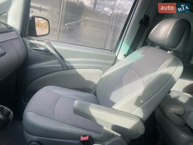 Сірий Мерседес Віано, об'ємом двигуна 2.15 л та пробігом 390 тис. км за 13500 $, фото 22 на Automoto.ua