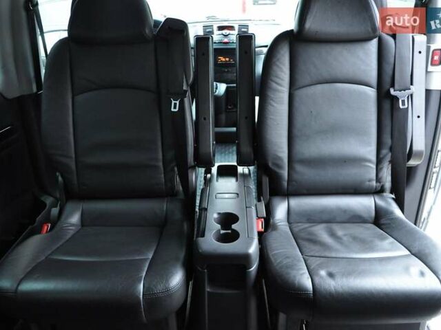 Серый Мерседес Виано, объемом двигателя 2.14 л и пробегом 202 тыс. км за 19900 $, фото 17 на Automoto.ua