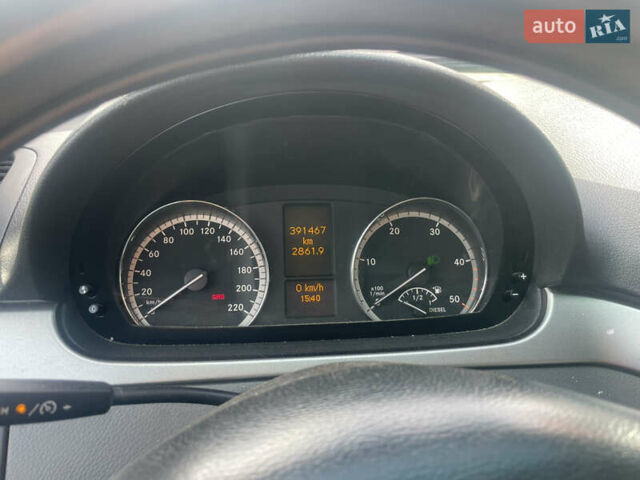 Сірий Мерседес Віано, об'ємом двигуна 2.15 л та пробігом 390 тис. км за 13500 $, фото 16 на Automoto.ua