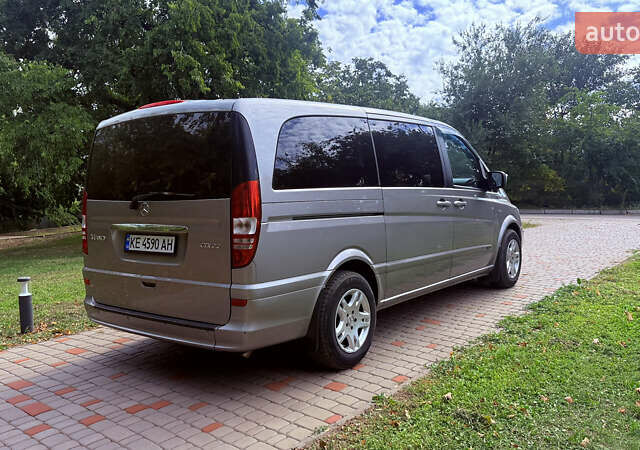 Серый Мерседес Виано, объемом двигателя 2.14 л и пробегом 315 тыс. км за 19500 $, фото 2 на Automoto.ua