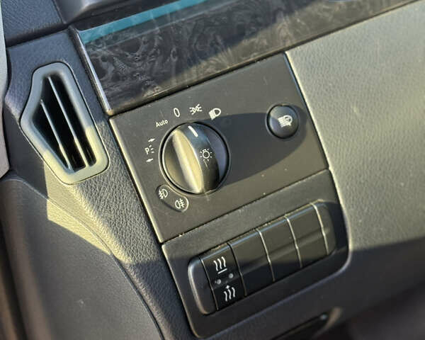 Серый Мерседес Виано, объемом двигателя 2.99 л и пробегом 289 тыс. км за 24500 $, фото 11 на Automoto.ua