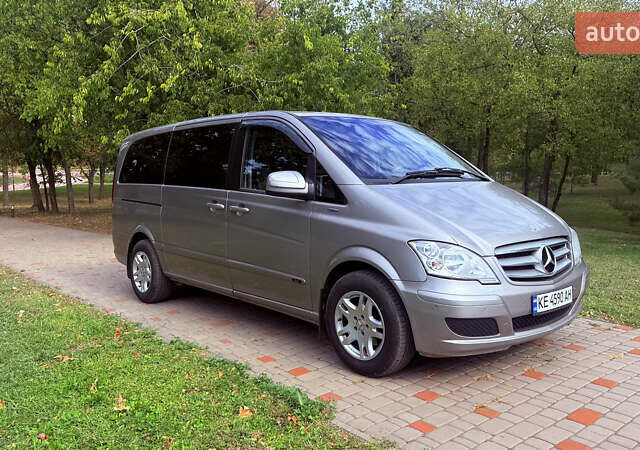 Серый Мерседес Виано, объемом двигателя 2.14 л и пробегом 315 тыс. км за 19500 $, фото 3 на Automoto.ua