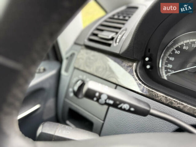 Серый Мерседес Виано, объемом двигателя 3 л и пробегом 279 тыс. км за 22500 $, фото 14 на Automoto.ua