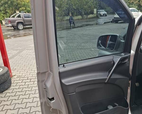 Серый Мерседес Виано, объемом двигателя 3 л и пробегом 342 тыс. км за 18500 $, фото 13 на Automoto.ua