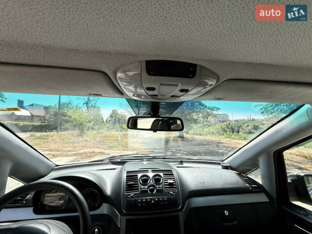 Серый Мерседес Виано, объемом двигателя 2.14 л и пробегом 315 тыс. км за 19500 $, фото 7 на Automoto.ua