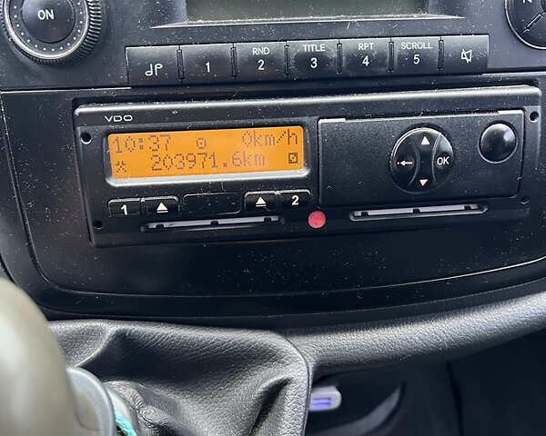 Серый Мерседес Виано, объемом двигателя 2.14 л и пробегом 206 тыс. км за 11900 $, фото 5 на Automoto.ua