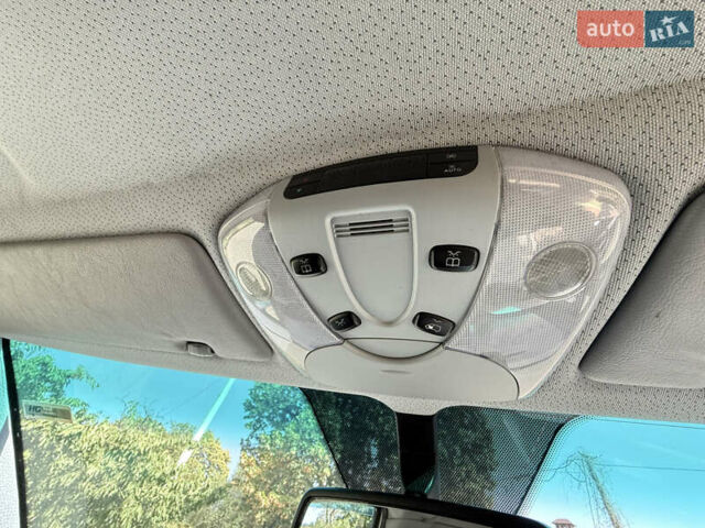 Серый Мерседес Виано, объемом двигателя 2.14 л и пробегом 315 тыс. км за 19500 $, фото 9 на Automoto.ua