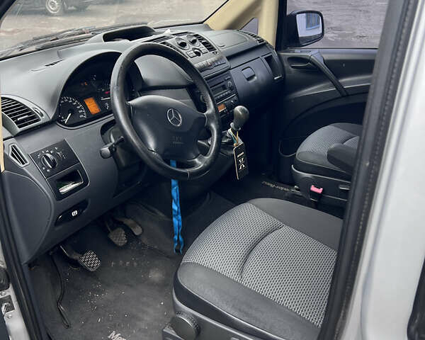 Серый Мерседес Виано, объемом двигателя 2.14 л и пробегом 206 тыс. км за 11900 $, фото 7 на Automoto.ua