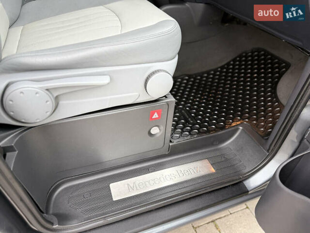 Серый Мерседес Виано, объемом двигателя 3 л и пробегом 279 тыс. км за 22500 $, фото 20 на Automoto.ua