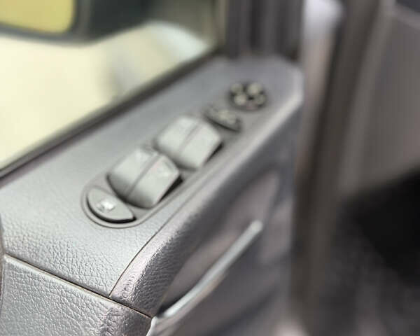 Серый Мерседес Виано, объемом двигателя 3 л и пробегом 279 тыс. км за 22500 $, фото 12 на Automoto.ua