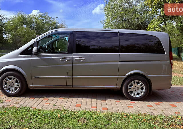 Серый Мерседес Виано, объемом двигателя 2.14 л и пробегом 315 тыс. км за 19500 $, фото 5 на Automoto.ua
