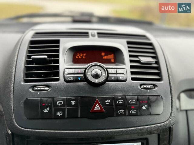 Серый Мерседес Виано, объемом двигателя 3 л и пробегом 279 тыс. км за 22500 $, фото 16 на Automoto.ua