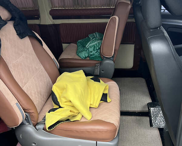 Серый Мерседес Виано, объемом двигателя 2.14 л и пробегом 206 тыс. км за 11900 $, фото 9 на Automoto.ua