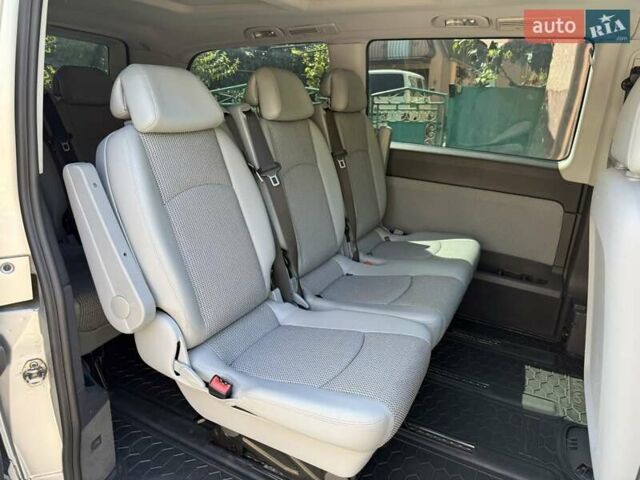 Серый Мерседес Виано, объемом двигателя 2.14 л и пробегом 293 тыс. км за 17900 $, фото 6 на Automoto.ua