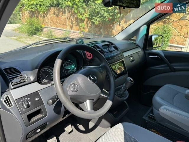 Серый Мерседес Виано, объемом двигателя 2.14 л и пробегом 293 тыс. км за 17900 $, фото 23 на Automoto.ua