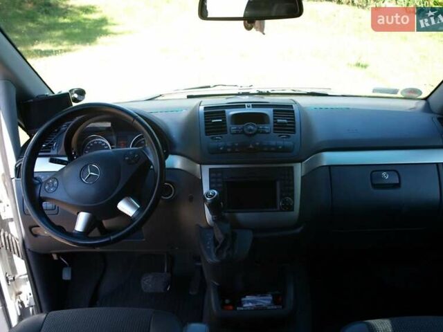 Серый Мерседес Виано, объемом двигателя 3 л и пробегом 239 тыс. км за 15000 $, фото 11 на Automoto.ua