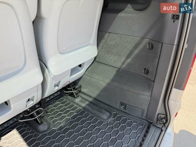 Серый Мерседес Виано, объемом двигателя 2.14 л и пробегом 293 тыс. км за 17900 $, фото 14 на Automoto.ua