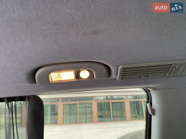 Серый Мерседес Виано, объемом двигателя 3.5 л и пробегом 305 тыс. км за 15700 $, фото 7 на Automoto.ua