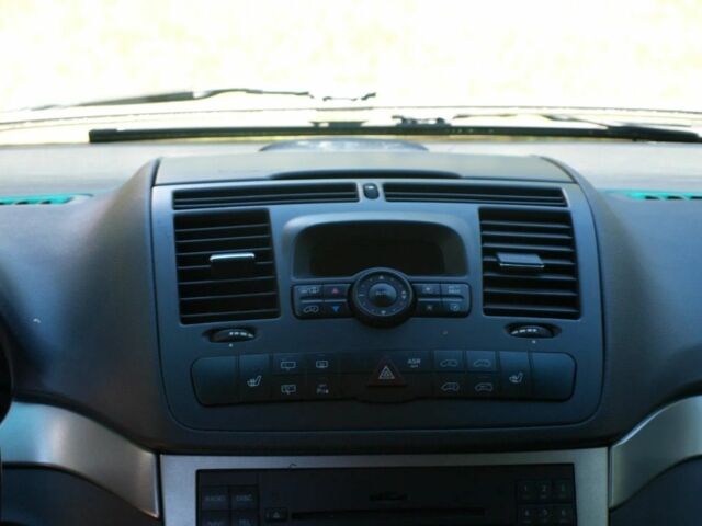 Серый Мерседес Виано, объемом двигателя 3 л и пробегом 224 тыс. км за 7700 $, фото 21 на Automoto.ua