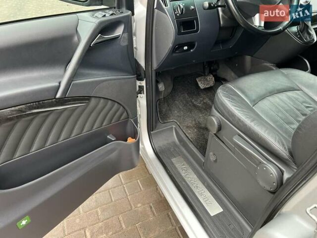 Мерседес Виано 2012 в Городенке на Automoto.ua Серый Мерседес Виано, объемом двигателя 2.99 л и пробегом 286 тыс. км за 21550 $, фото 18 на Automoto.ua