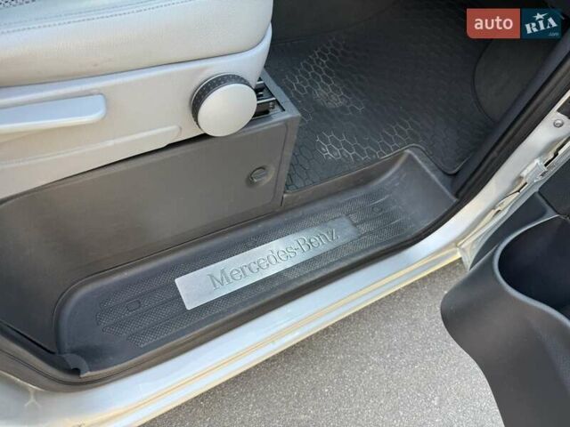Серый Мерседес Виано, объемом двигателя 2.14 л и пробегом 293 тыс. км за 17900 $, фото 31 на Automoto.ua