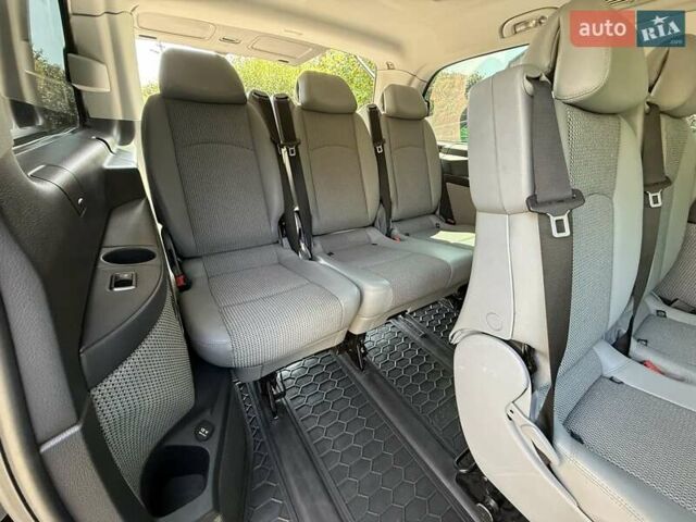 Серый Мерседес Виано, объемом двигателя 2.14 л и пробегом 293 тыс. км за 17900 $, фото 11 на Automoto.ua