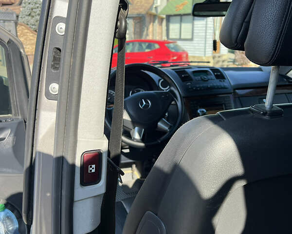 Мерседес Виано 2012 в Кицмане на Automoto.ua Серый Мерседес Виано, объемом двигателя 2.14 л и пробегом 248 тыс. км за 21422 $, фото 13 на Automoto.ua