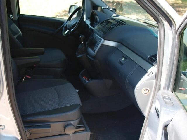 Серый Мерседес Виано, объемом двигателя 3 л и пробегом 224 тыс. км за 7700 $, фото 16 на Automoto.ua