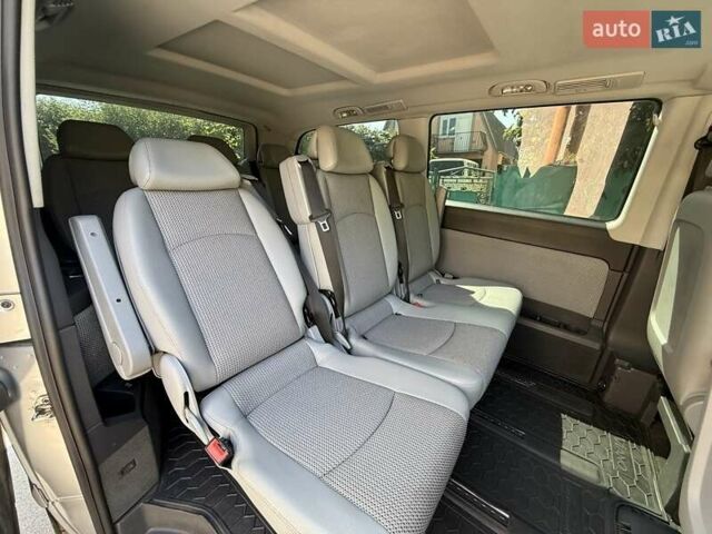 Серый Мерседес Виано, объемом двигателя 2.14 л и пробегом 293 тыс. км за 17900 $, фото 9 на Automoto.ua