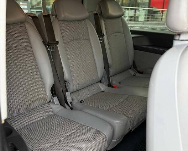 Серый Мерседес Виано, объемом двигателя 2.2 л и пробегом 221 тыс. км за 19900 $, фото 9 на Automoto.ua