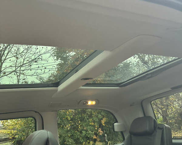 Серый Мерседес Виано, объемом двигателя 2.2 л и пробегом 226 тыс. км за 24200 $, фото 15 на Automoto.ua