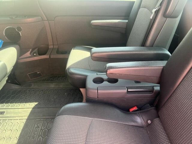 Серый Мерседес Виано, объемом двигателя 2.2 л и пробегом 173 тыс. км за 22000 $, фото 6 на Automoto.ua