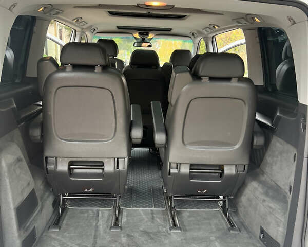 Серый Мерседес Виано, объемом двигателя 2.2 л и пробегом 226 тыс. км за 24200 $, фото 4 на Automoto.ua