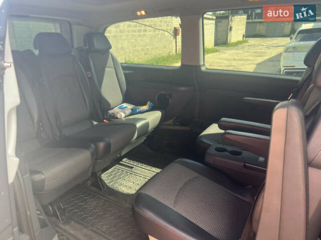 Мерседес Виано 2013 в Харькове на Automoto.ua Серый Мерседес Виано, объемом двигателя 2.14 л и пробегом 162 тыс. км за 25000 $, фото 9 на Automoto.ua