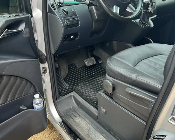 Серый Мерседес Виано, объемом двигателя 2.2 л и пробегом 226 тыс. км за 24200 $, фото 10 на Automoto.ua