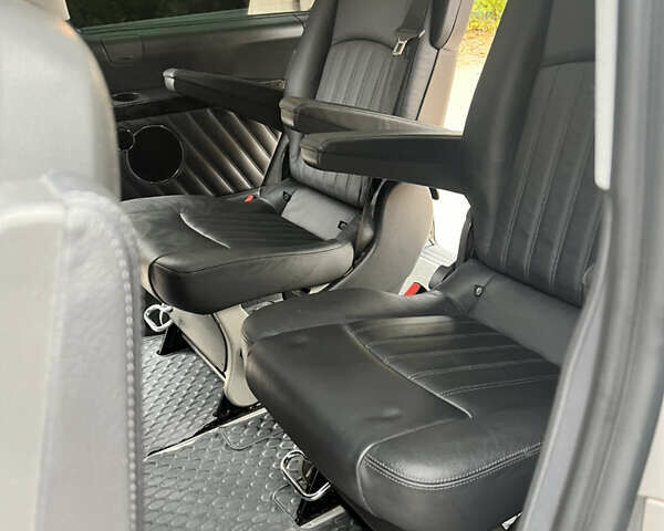 Серый Мерседес Виано, объемом двигателя 2.2 л и пробегом 226 тыс. км за 24200 $, фото 3 на Automoto.ua