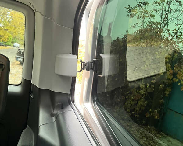 Серый Мерседес Виано, объемом двигателя 2.2 л и пробегом 226 тыс. км за 24200 $, фото 22 на Automoto.ua