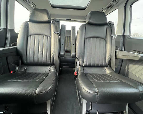 Сірий Мерседес Віано, об'ємом двигуна 3 л та пробігом 235 тис. км за 25600 $, фото 13 на Automoto.ua