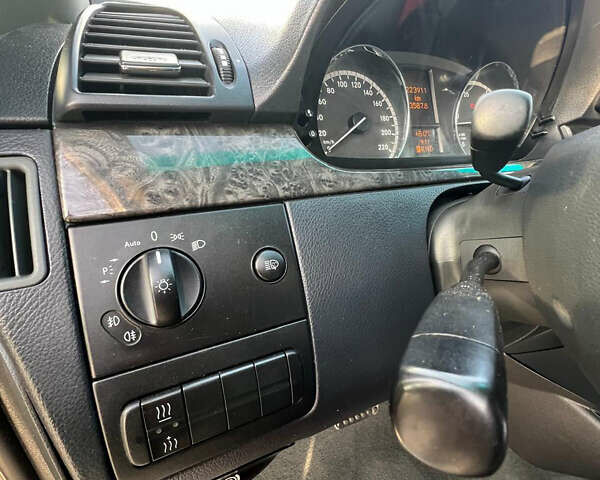 Сірий Мерседес Віано, об'ємом двигуна 3 л та пробігом 235 тис. км за 25600 $, фото 19 на Automoto.ua