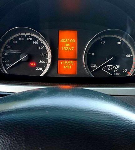 Серый Мерседес Виано, объемом двигателя 3 л и пробегом 308 тыс. км за 10500 $, фото 6 на Automoto.ua