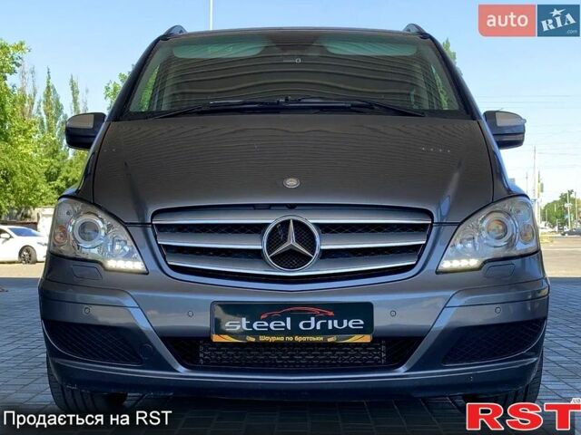 Сірий Мерседес Віано, об'ємом двигуна 3 л та пробігом 394 тис. км за 19299 $, фото 1 на Automoto.ua