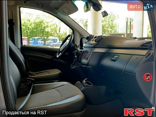 Сірий Мерседес Віано, об'ємом двигуна 3 л та пробігом 394 тис. км за 19299 $, фото 12 на Automoto.ua