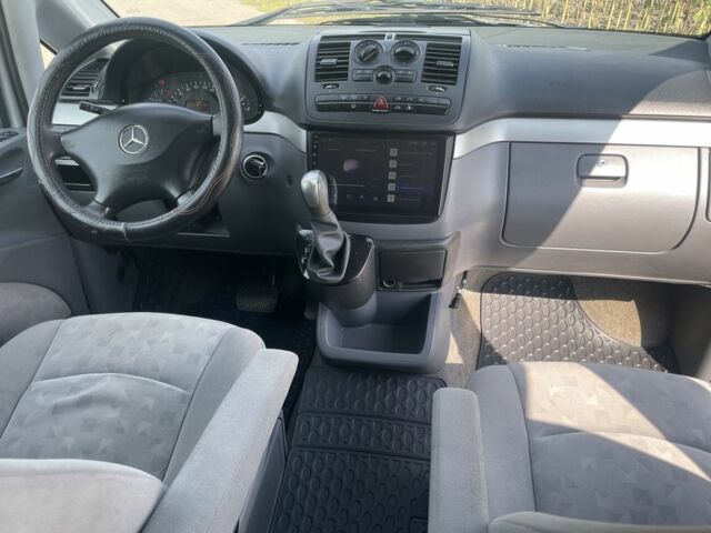 Синий Мерседес Виано, объемом двигателя 2.1 л и пробегом 371 тыс. км за 7200 $, фото 5 на Automoto.ua